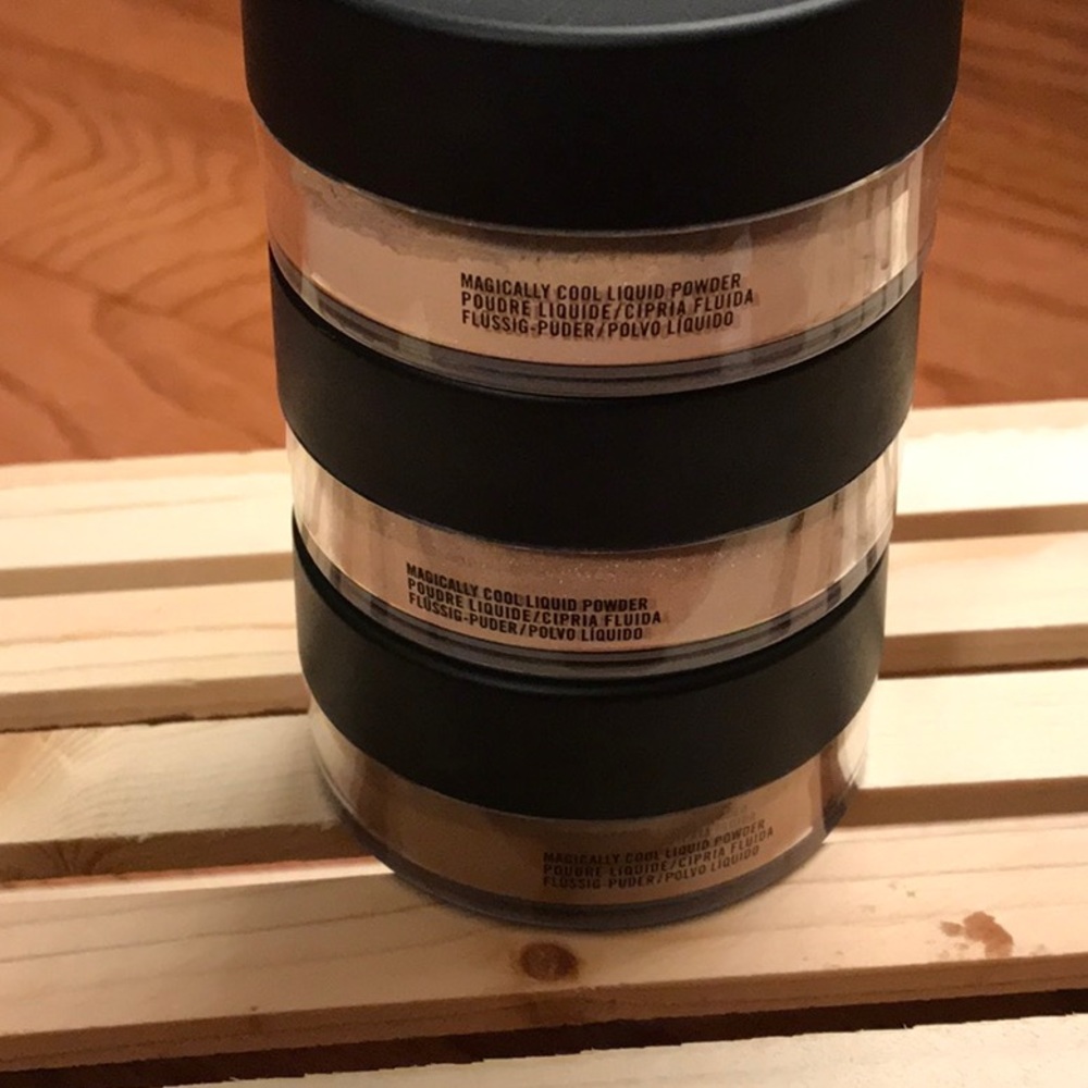 3 Authentic MAC ❤️💁🏻 - Picture 6 of 8